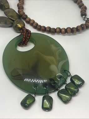 Green Statement Pendant Necklace with Wooden Beads NWOT